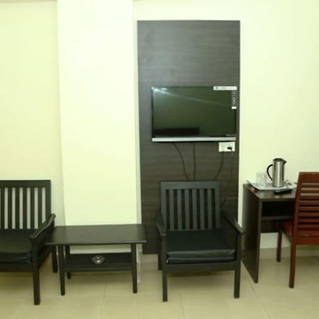 Sri Srinivasa Residency Kadapa Exterior photo